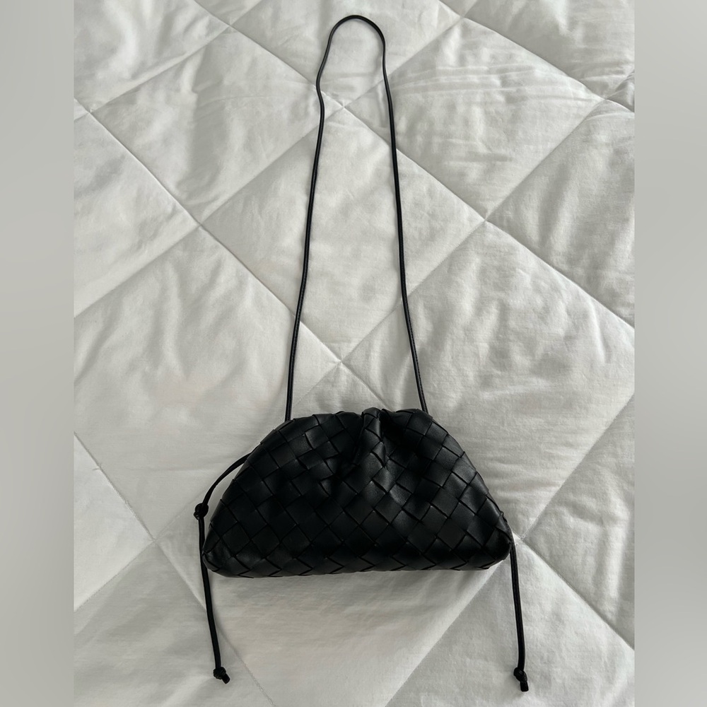 Bottega Veneta Intrecciato Mini Pouch in Black Leather - Picture 4 of 16